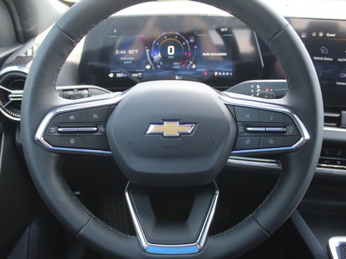 New 2026 Chevrolet Equinox LT w/ Safety and Technology Package AWD/4WD image 11