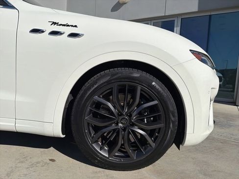 Certified 2022 Maserati Levante Modena image 10