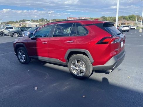 Used 2021 Toyota RAV4 Limited image 7