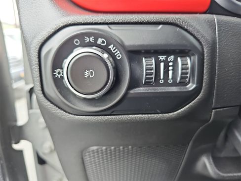 Used 2021 Jeep Wrangler Unlimited Rubicon image 25