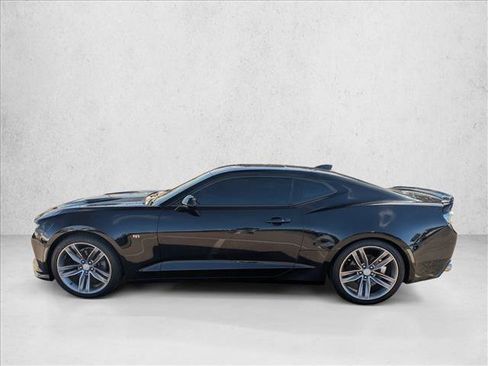 Used 2018 Chevrolet Camaro LT image 8