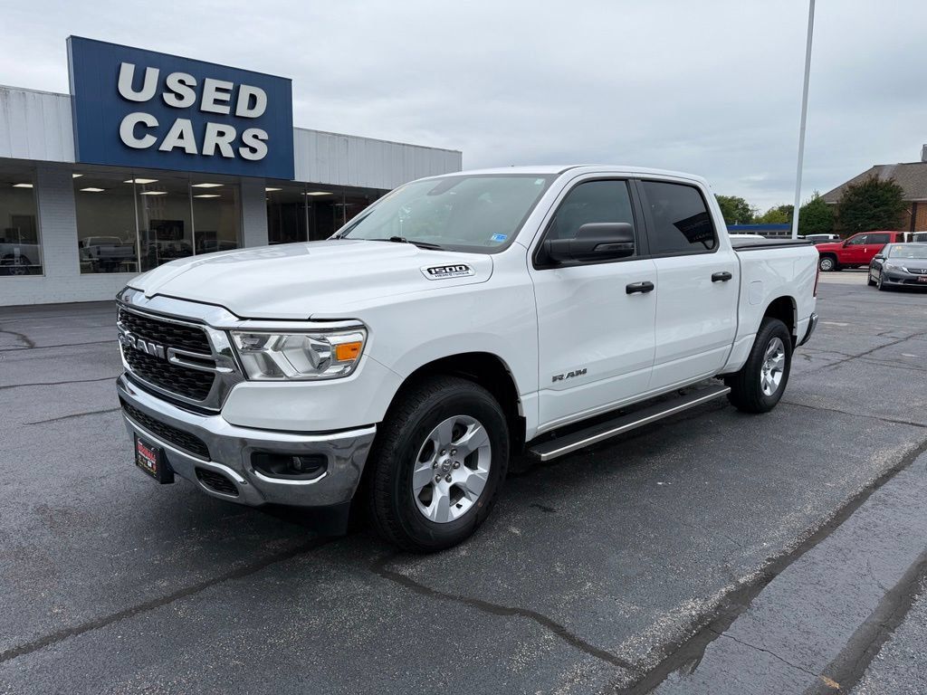 Used 2023 RAM 1500 Big Horn AWD/4WD image 3