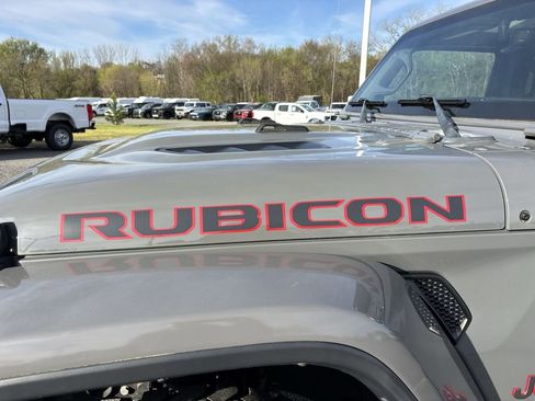 Used 2019 Jeep Wrangler Unlimited Rubicon w/ Dual Top Group image 28