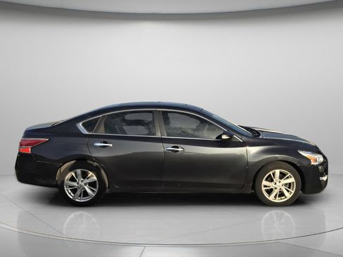 Used 2014 Nissan Altima 2.5 SL w/ Moonroof Package FWD image 3