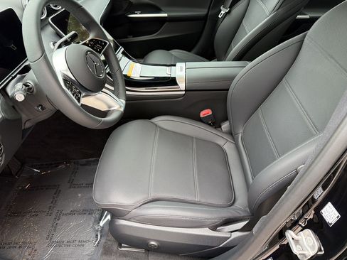 Used 2026 Mercedes-Benz C 300 Sedan image 5