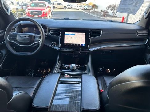 Used 2022 Jeep Wagoneer Series II image 39
