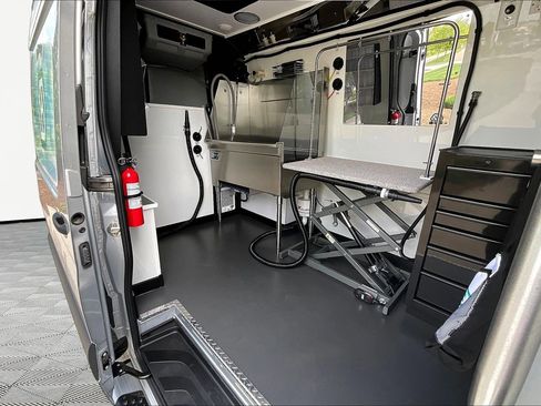 New 2024 Mercedes-Benz Sprinter 2500 w/ Acoustic Package image 18