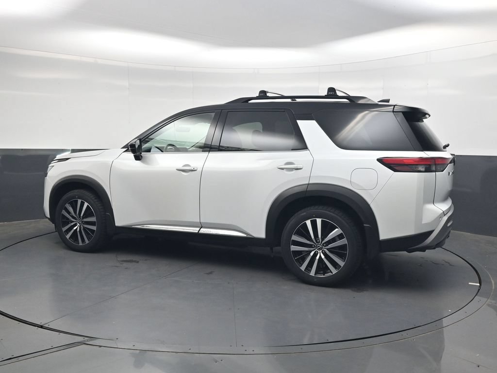 Used 2025 Nissan Pathfinder Platinum FWD image 8