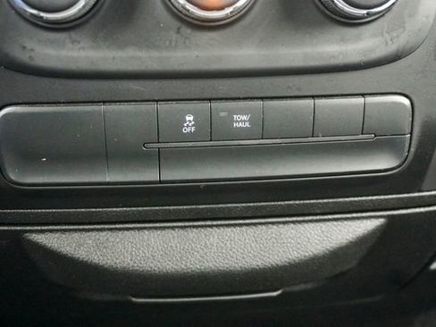 Used 2022 RAM 1500 Classic SLT image 15