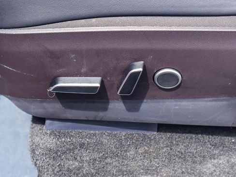Used 2023 Tesla Model Y Long Range AWD/4WD image 11