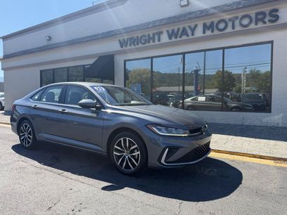 Used 2025 Volkswagen Jetta SE