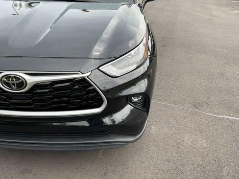 Used 2023 Toyota Highlander XLE FWD image 6