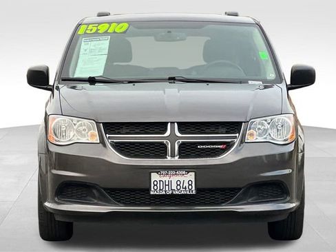 Used 2018 Dodge Grand Caravan SE w/ UConnect Hands-Free Group image 9