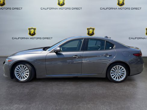 Used 2022 Alfa Romeo Giulia Sprint RWD image 2