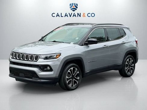 Used 2024 Jeep Compass Limited AWD/4WD image 3