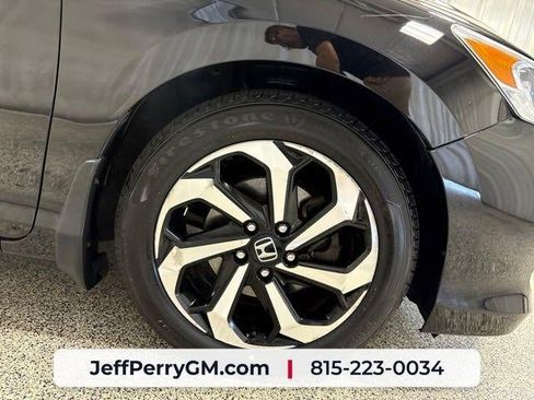 Used 2017 Honda Accord EX-L image 31