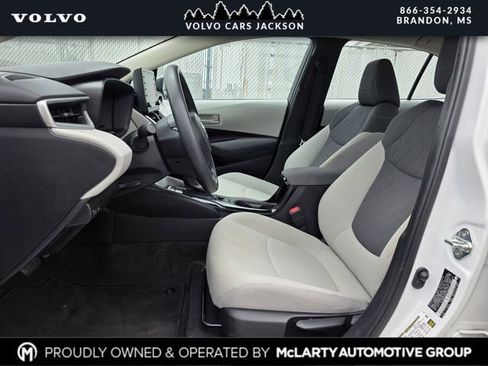 Used 2022 Toyota Corolla LE FWD image 12