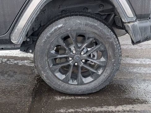 Used 2024 Jeep Wrangler Unlimited Sahara image 14