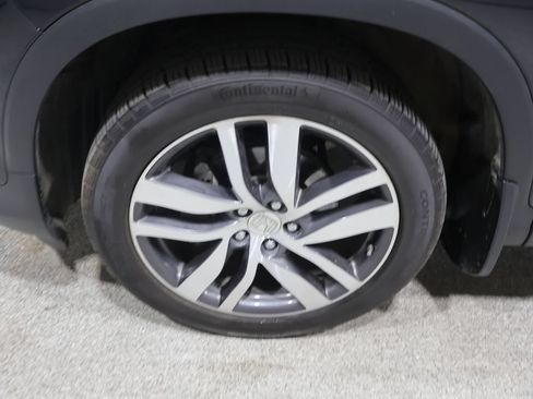 Used 2017 Honda Pilot Touring image 9