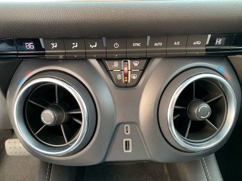 Used 2022 Chevrolet Blazer LT image 32