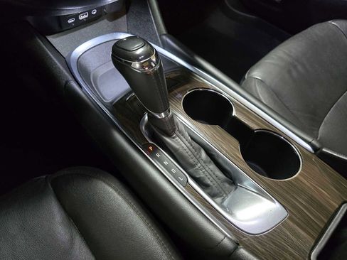 Used 2020 Chevrolet Malibu Premier image 36