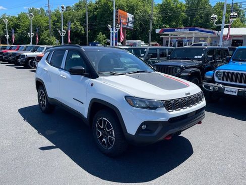 New 2026 Jeep Compass Trailhawk AWD/4WD image 2