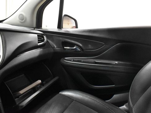 Used 2022 Buick Encore Preferred w/ Safety Package AWD/4WD image 18