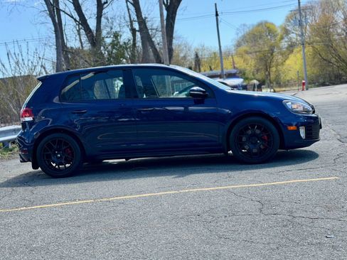 Used 2011 Volkswagen Golf 4-Door FWD image 6