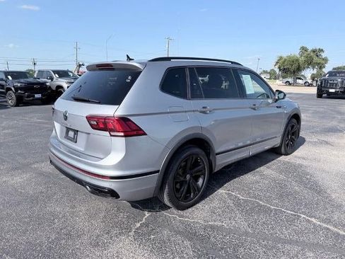 Used 2023 Volkswagen Tiguan SE R-Line FWD image 5