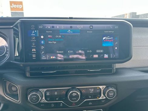 New 2026 Jeep Gladiator Sport AWD/4WD image 18
