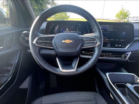 Used 2025 Chevrolet Equinox LT AWD/4WD image 6