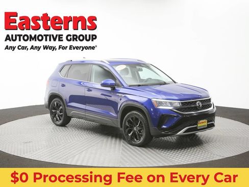 Used 2022 Volkswagen Taos SE w/ Panoramic Sunroof Package AWD/4WD image 49