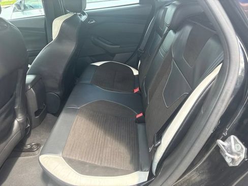 Used 2015 Ford Focus ST w/ Equipment Group 402A FWD image 5