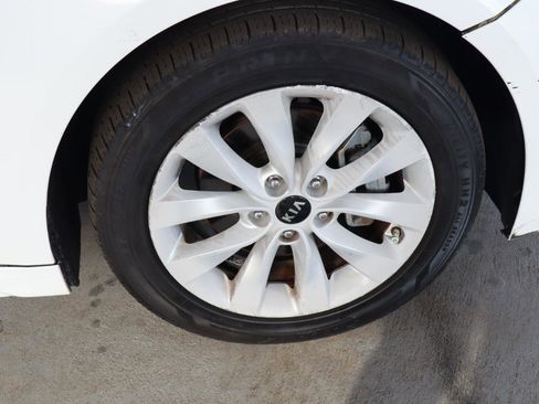 Used 2018 Kia Optima S image 39