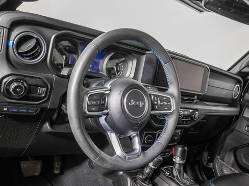 Used 2024 Jeep Wrangler High Altitude AWD/4WD image 18
