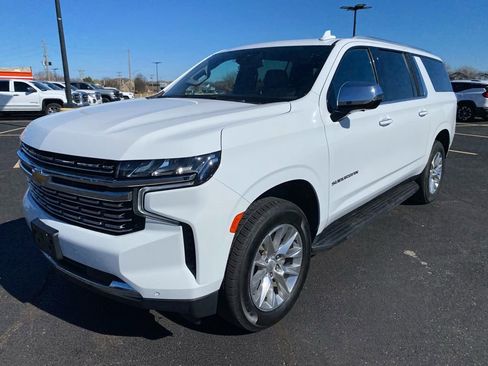 Used 2023 Chevrolet Suburban Premier image 7