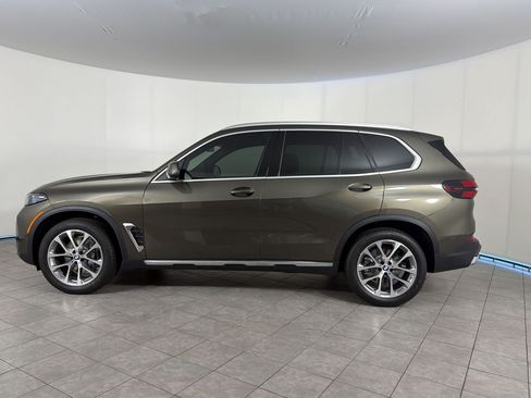 New 2026 BMW X5 xDrive40i w/ Premium Package AWD/4WD image 2