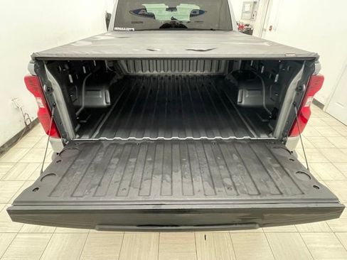 Used 2023 Chevrolet Silverado 1500 LT image 12