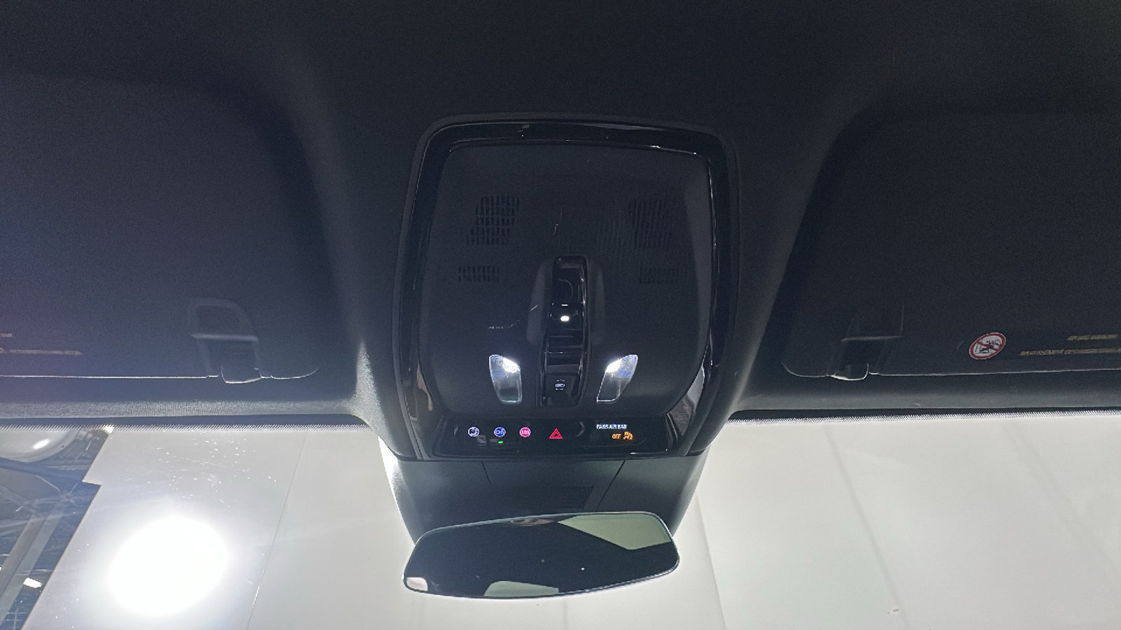 Used 2024 Cadillac Lyriq Luxury AWD/4WD image 31