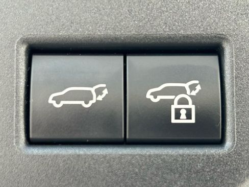 Used 2025 Toyota 4Runner Trailhunter AWD/4WD image 38