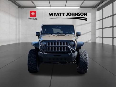 Used 2016 Jeep Wrangler Unlimited Sahara w/ Connectivity Group AWD/4WD image 4