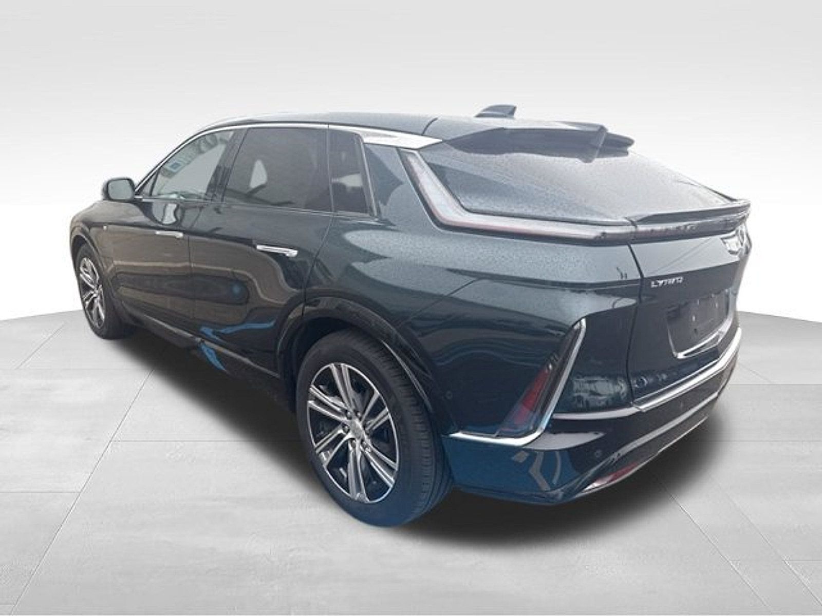 Certified 2024 Cadillac Lyriq Luxury AWD/4WD image 12