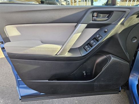 Used 2015 Subaru Forester 2.5i Premium w/ All-Weather Package image 11