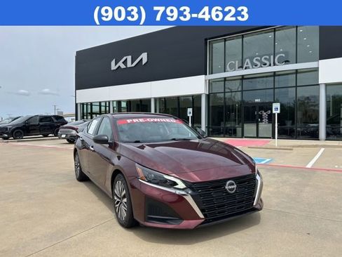 Used 2025 Nissan Altima 2.5 SV FWD image 1