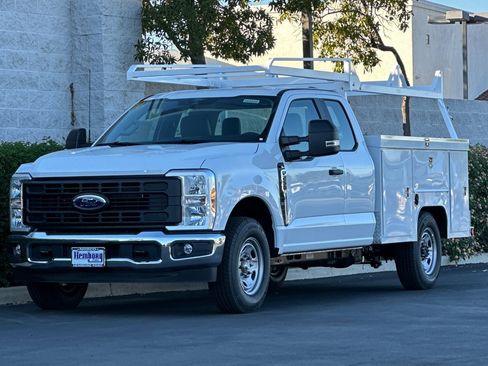 New 2026 Ford F250 XL w/ XL Chrome Package image 8