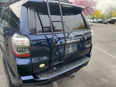 Used 2018 Toyota 4Runner SR5 Premium AWD/4WD image 15