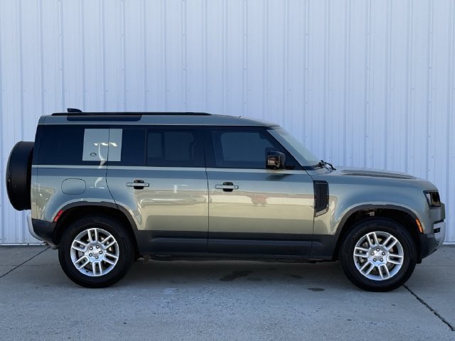 Used 2024 Land Rover Defender 110 S AWD/4WD image 3