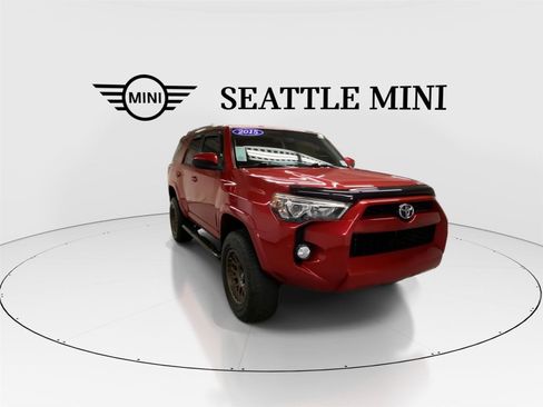 Used 2015 Toyota 4Runner SR5 image 3
