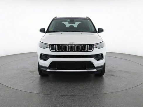 Used 2025 Jeep Compass Limited AWD/4WD image 2