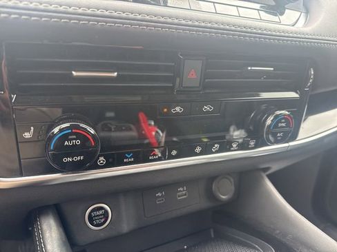 Used 2023 Nissan Rogue SL w/ SL Premium Package image 15